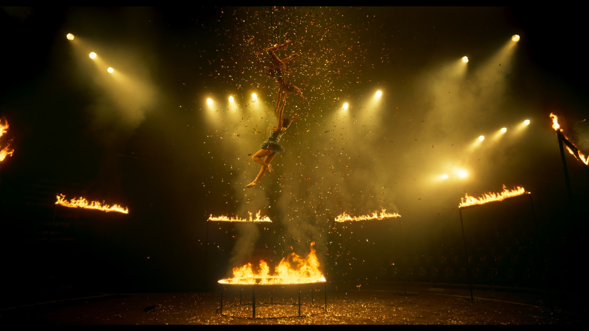 Các màn biểu diễn xiếc trong phim quay rất đẹp