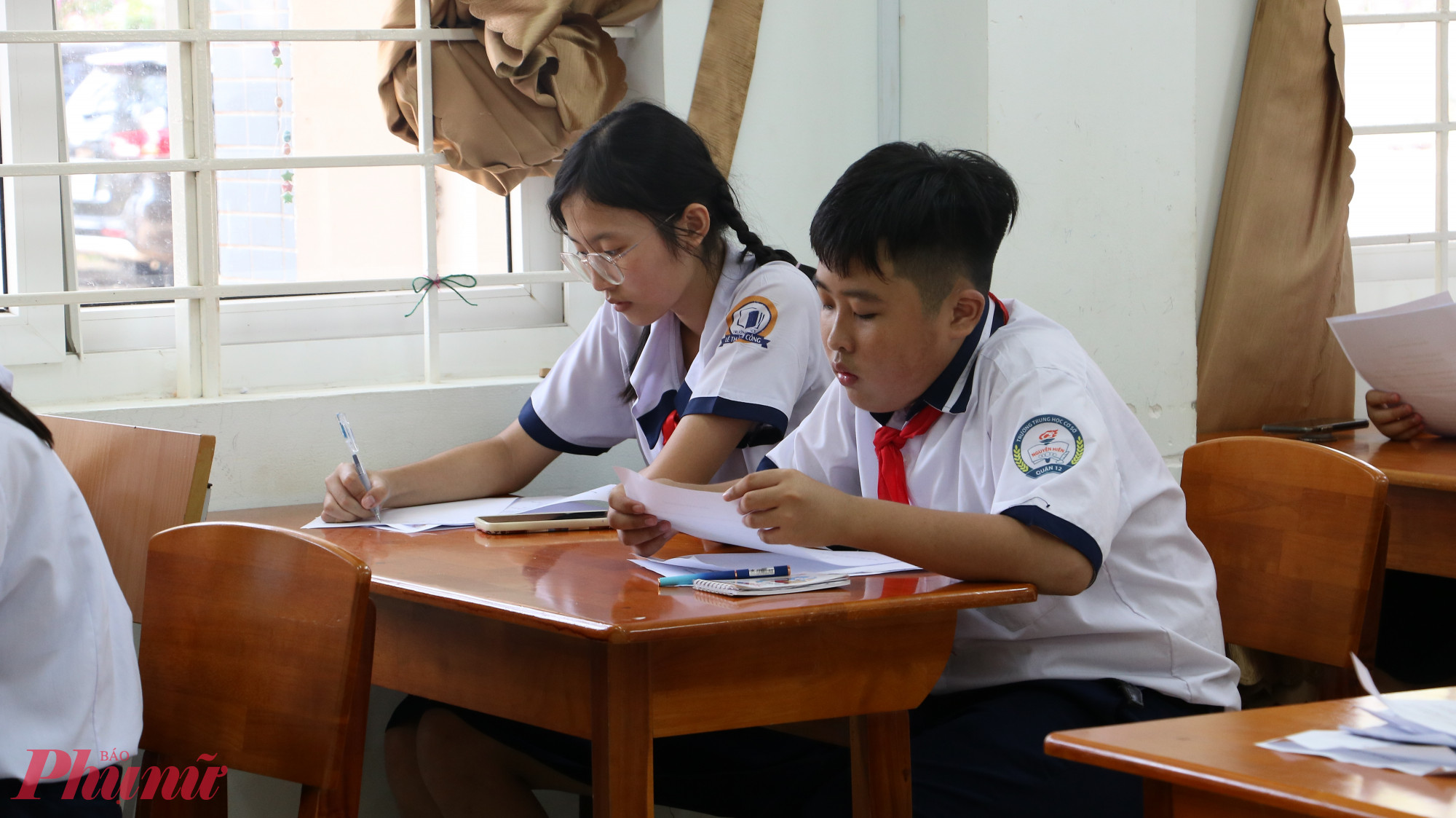 Bước vào giờ thi với rất nhiều cảm xúc - Ảnh: Trang Thư