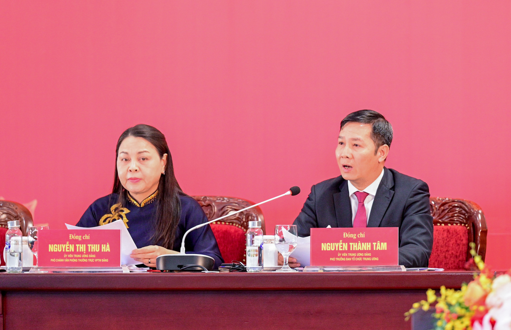 Ông Nguyễn Thành Tâm trả lời về công tác nhân sự tại họp báo chiều 14/1 - ảnh: X.T