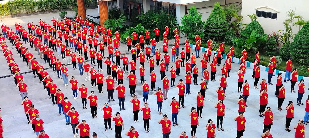 Nhà máy Biti’s kỷ niệm Ngày giải phóng miền Nam, thống nhất đất nước (30/4) - Ảnh: Biti’s