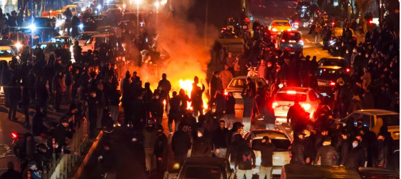 Hàng ngàn người chết tại Iran 