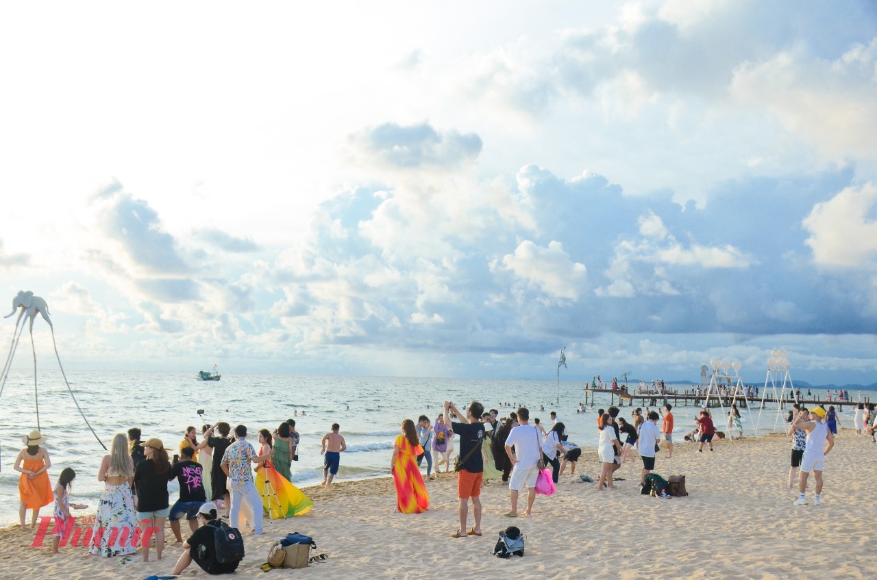 Đặc khu Phú Quốc đang xây dựng đảo ngọc trở thành một điểm đến đáng tin cậy của du khách trong và ngoài nước - Ảnh Phú Hữu