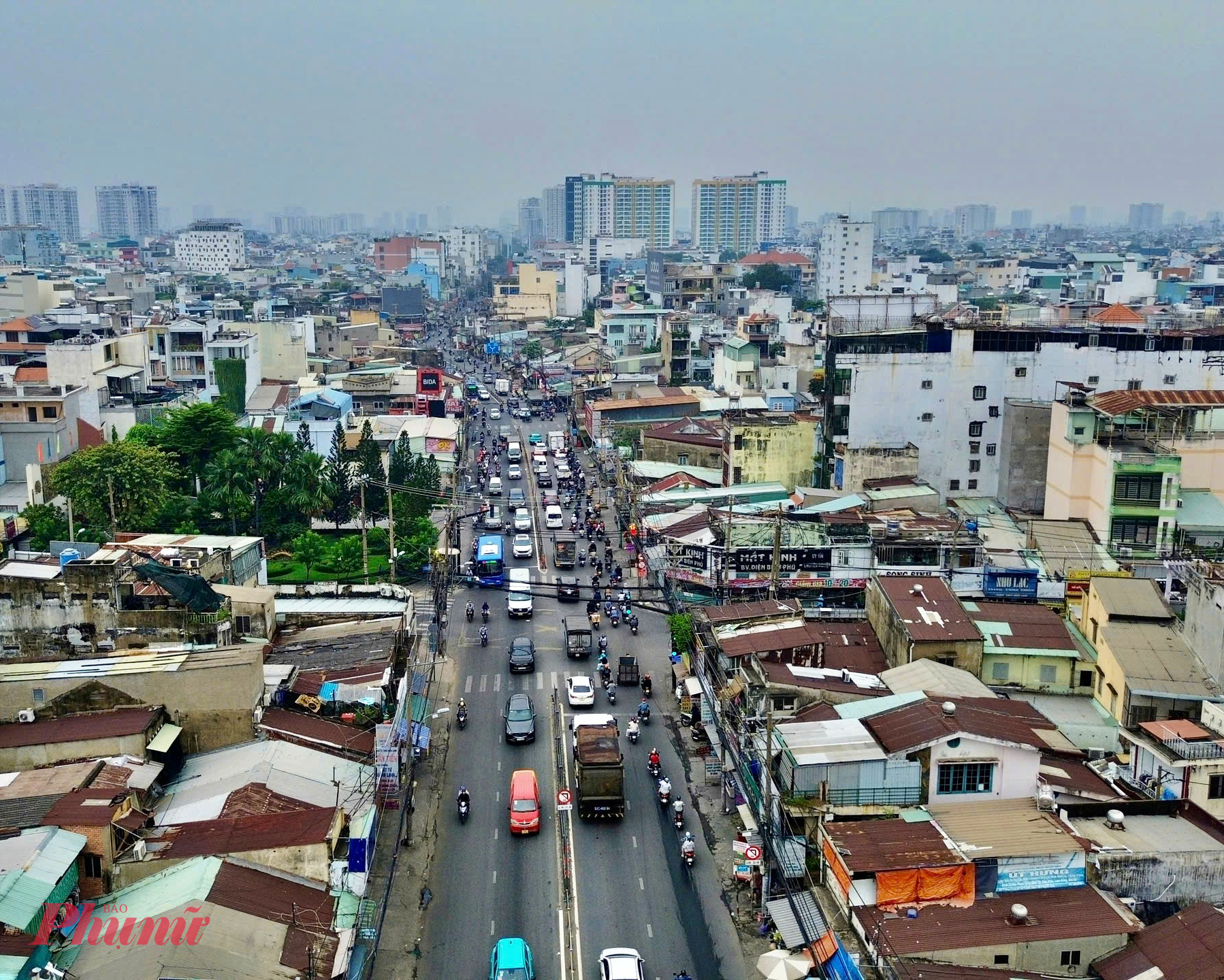 Dự án đi qua 14 phường gồm: Bến Thành, Bàn Cờ, Xuân Hòa, Hòa Hưng, Vườn Lài, Nhiêu Lộc, Tân Hòa, Tân Sơn Nhất, Bảy Hiền, Tân Bình, Tân Sơn, Tây Thạnh, Tân Sơn Nhì và Đông Hưng Thuận.