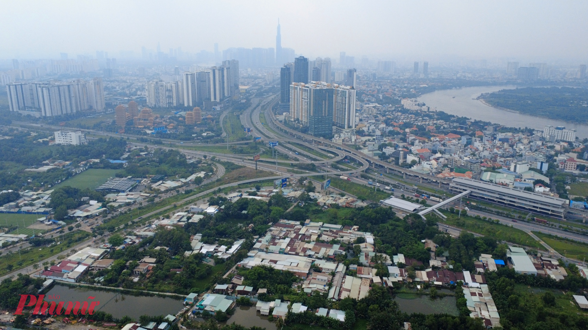 Khu vực xây dựng Khu liên hợp thể thao Rạch Chiếc - Ảnh: Nguyễn Văn