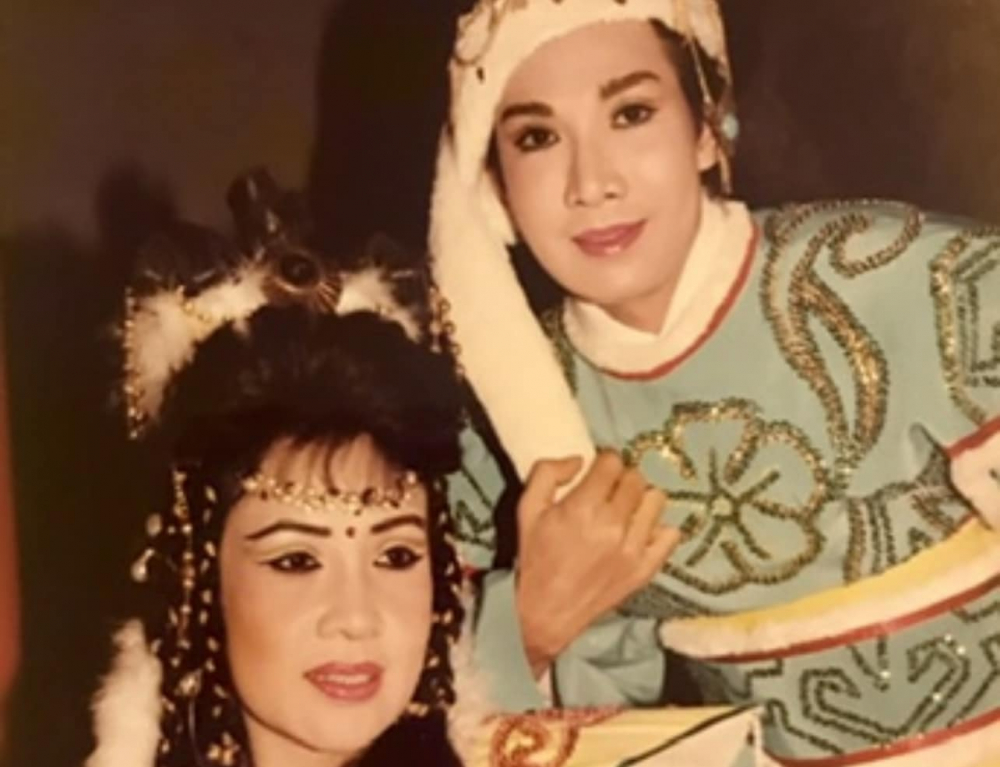 NSND Lệ Thủy với đàn em Vũ Linh.