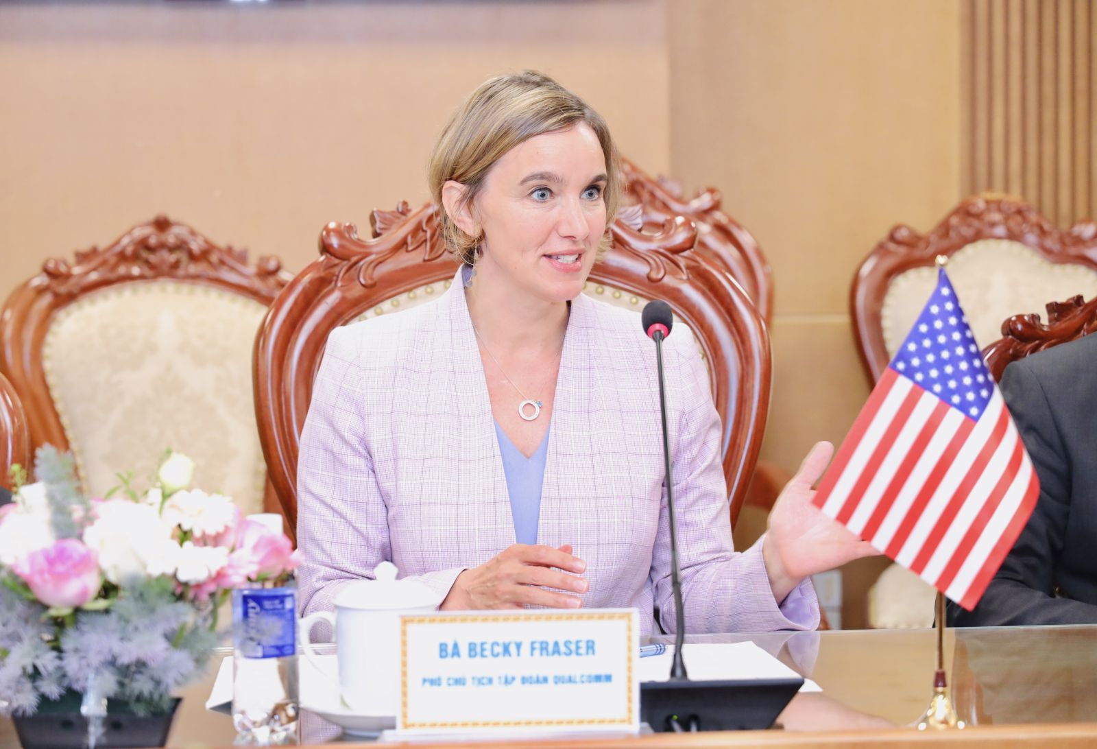 Bà Becky Fraser, Phó Chủ tịch Tập đoàn Qualcomm, phụ trách quan hệ Chính phủ, Châu Á-Thái Bình Dương và Ấn Độ, phát biểu tại buổi lễ