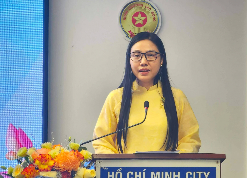 Bà Hà Thanh - Chủ tịch Liên hiệp các tổ chức hữu nghị TPHCM - phát biểu tại sự kiện