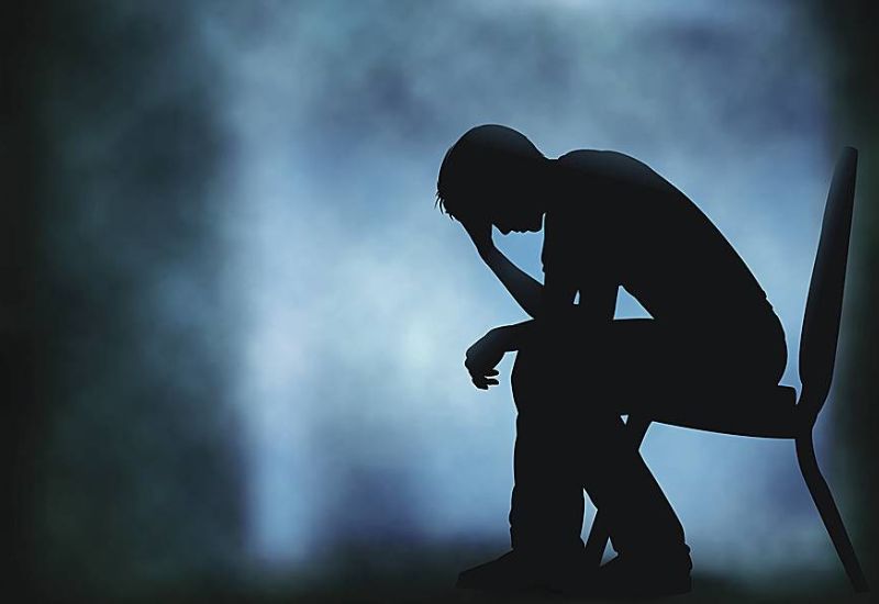 Phụ nữ thường nói ra, còn đàn ông lại ôm tất cả nỗi khổ vào lòng...Ảnh: internet