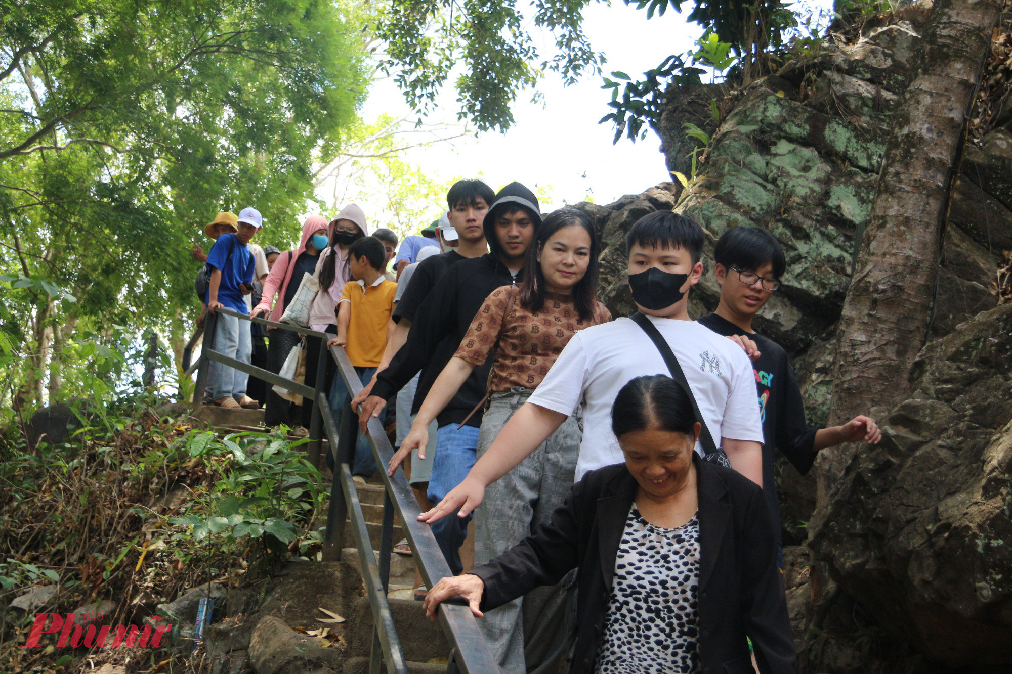 Nhiều năm qua, thác Dray Nur trở thành điểm đến hấp dẫn của du khách trong và ngoài nước, đặc biệt là vào các dịp lễ, Tết. 
