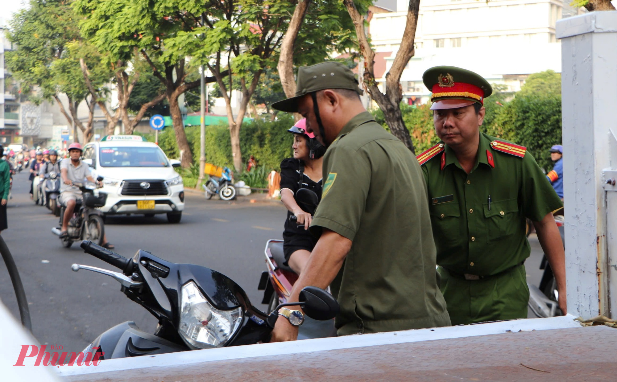 Một phương tiện xe máy bị tạm giữ