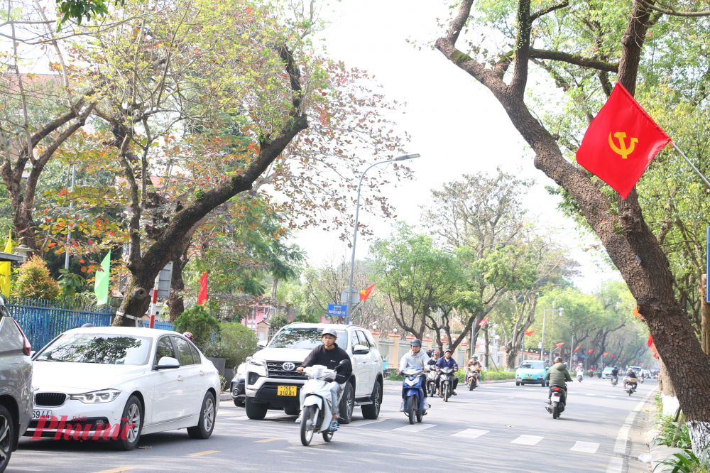 Với tinh thần đoàn kết, chủ động và quyết tâm chính trị cao, Đảng bộ, chính quyền và nhân dân TP Huế nỗ lực đoàn kết, cùng chung sức, đồng lòng góp phần vào thành công chung của Đại hội