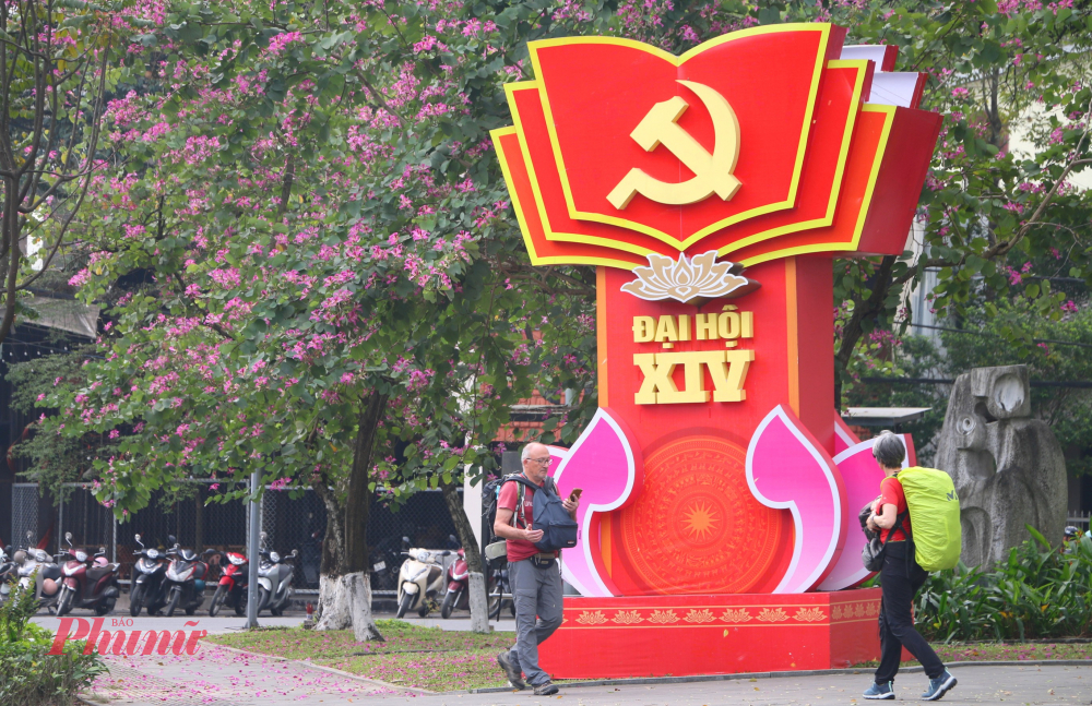 Trong bối cảnh cả nước đang hướng tới Đại hội Đảng toàn quốc lần thứ XIV cán bộ, đảng viên, nhân dân và cộng đồng doanh nghiệp thành phố Huế đặt nhiều kỳ vọng vào những quyết sách chiến lược của Đảng trong giai đoạn phát triển mới. Những kỳ vọng này không chỉ xuất phát từ mong muốn thúc đẩy tăng trưởng kinh tế, mà còn gắn với mục tiêu xây dựng đất nước hùng cường, phát triển toàn diện và bền vững, từng bước vươn mình vào kỷ nguyên mới.