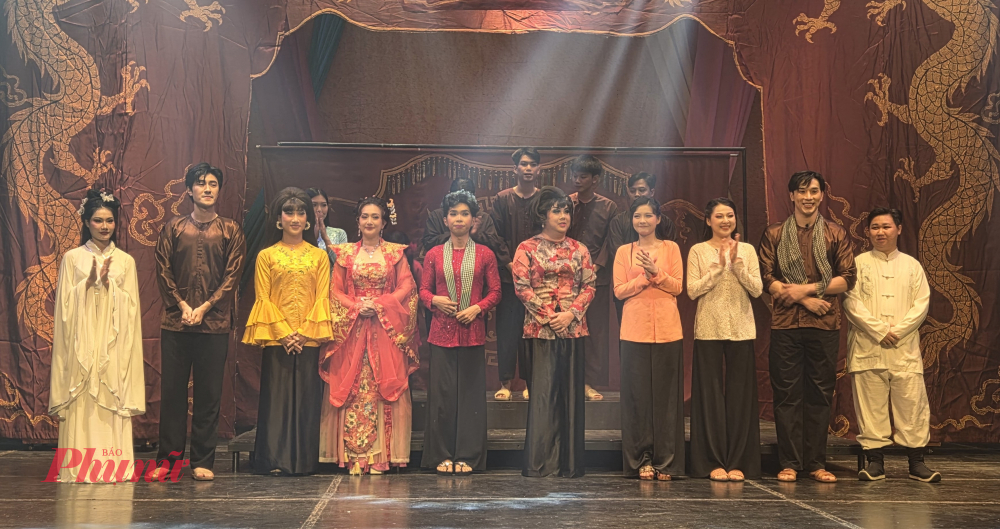 Các diễn viên trẻ của sân khấu Thế giới Trẻ