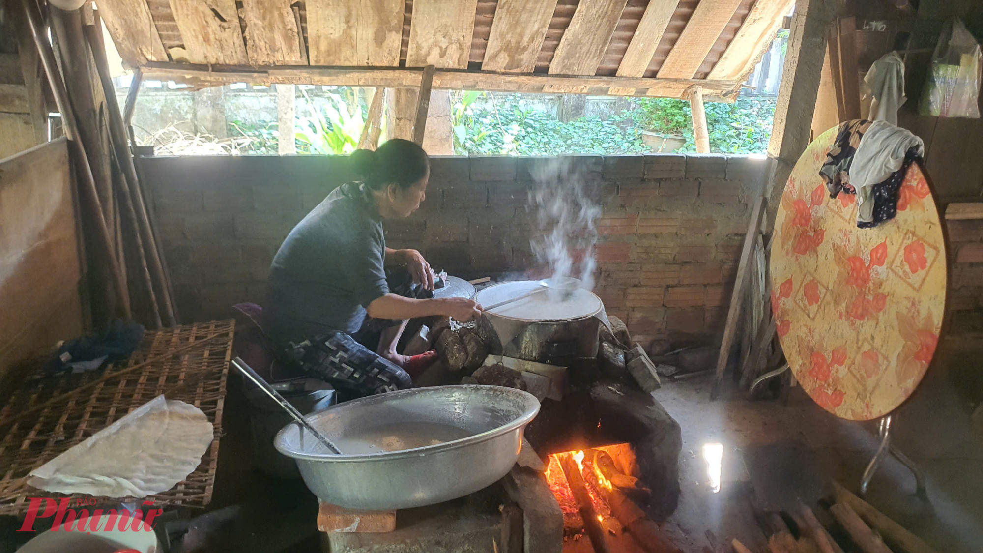 Nhiều du khách quốc tế khi đến tham quan Đình làng Túy Loan đã không khỏi ngỡ ngàng trước quy trình làm bánh công phu và chọn mua bánh ngay tại lò làm quà. Điều này không chỉ giúp tăng thu nhập cho người dân mà còn góp phần lan tỏa giá trị văn hóa ẩm thực của Đà Nẵng ra thế giới.