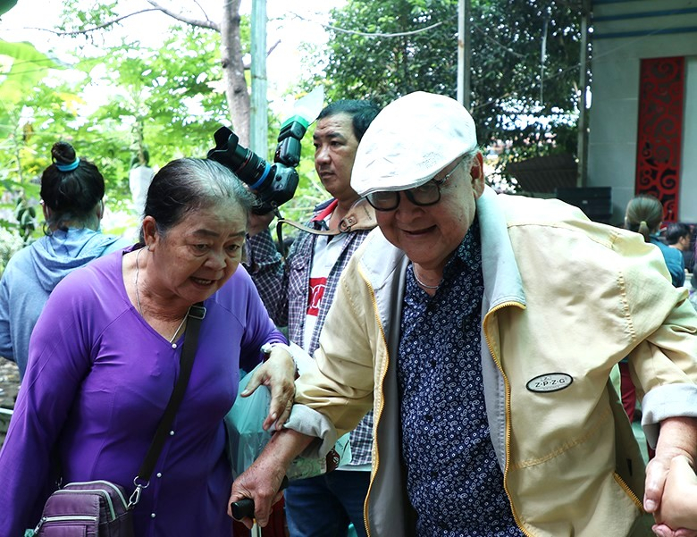 Nhiều năm qua, nghệ sĩ Hoa Lan (con gái của soạn giả Nguyễn Huỳnh, tác giả tuồng Tướng cướp Bạch Hải Đường)