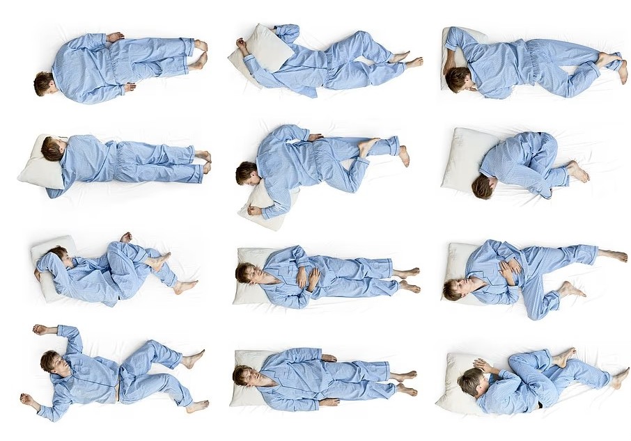 Trong hầu hết các trường hợp, cơ thể sẽ cử động nhẹ trong đêm để tránh cảm giác đau nhức, bởi nếu nằm yên một tư thế quá lâu có thể dẫn đến đau nhức kéo dài nhiều ngày sau đó - Ảnh: iStock