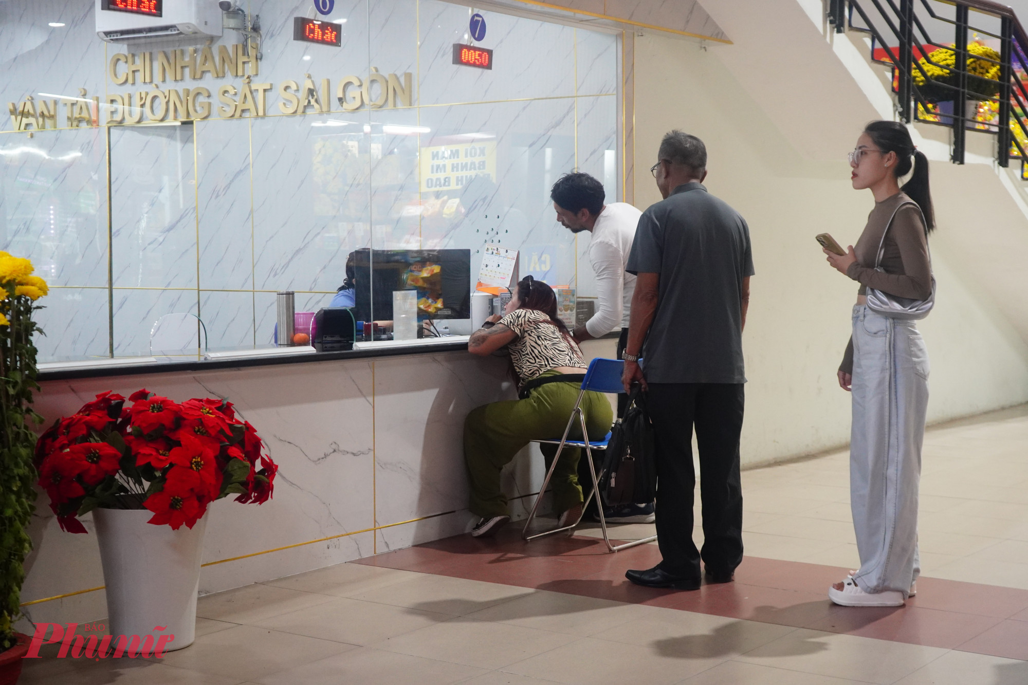 Vé tàu tăng và đã bán hết