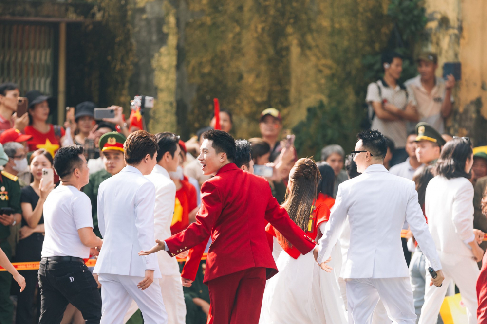 Anh Tú tham gia chương trình diễu binh - diễu hành A80 - FBNV