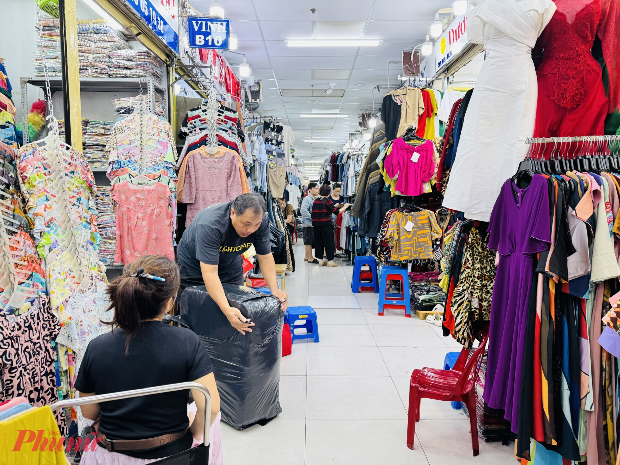 Một số sạp thì có đóng hàng gửi đi tỉnh nhưng sức mua phải giảm từ 50 - 70% so với cách đây vài năm