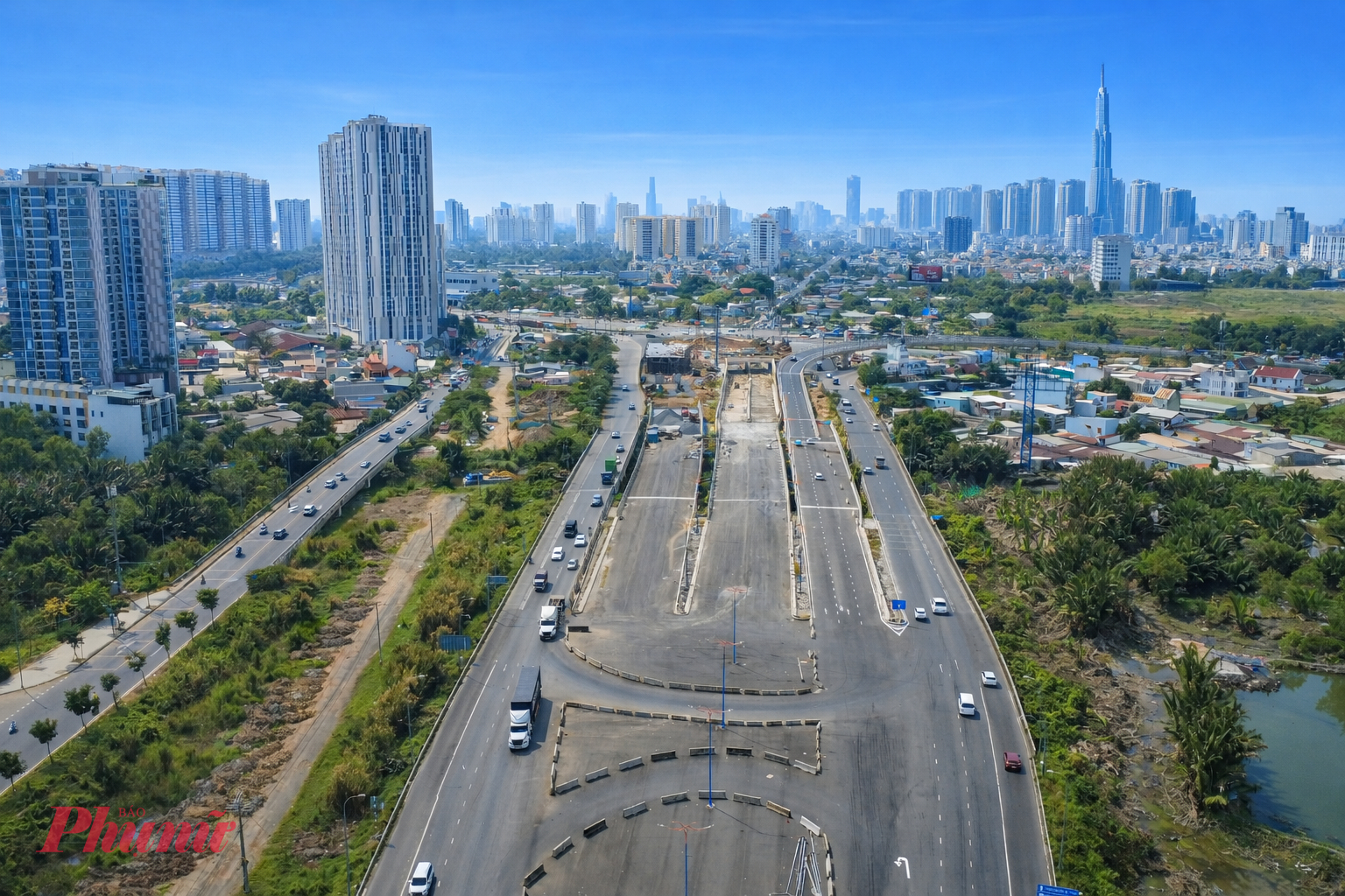 Những ngày cận Tết Bính Ngọ 2026, không khí thi công tại nút giao An Phú trở nên khẩn trương hơn bao giờ hết, đặc biệt tại công trình hầm chui HC1-02.