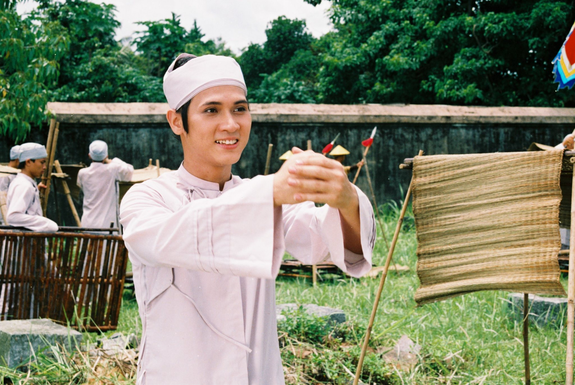 Ca sĩ Nguyên Vũ đóng vai Vương Tử Trực trong phim. Thập niên 2000, anh là gương mặt nổi bật trên các sân khấu ca nhạc. Hiện nay, Nguyên Vũ vẫn chăm chỉ làm nghề, thường xuyên ra sản phẩm. Anh cũng làm giám khảo cho nhiều sân chơi ca hát, các cuộc thi hoa hậu.
