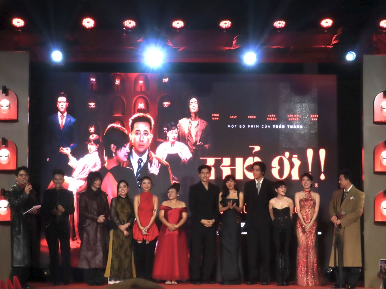 Ê kíp phim Thỏ ơi! ra mắt tối ngày 21/1