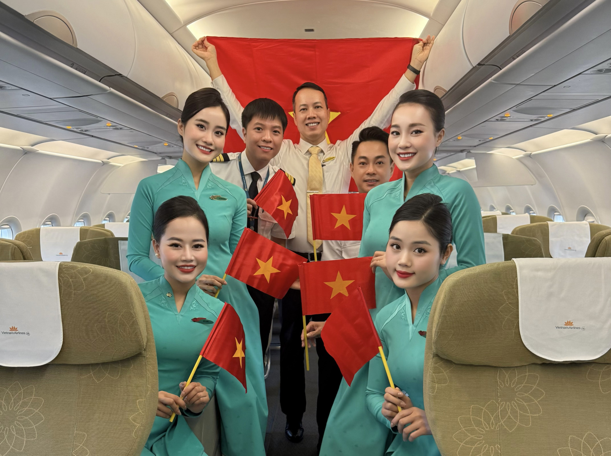 Tại Vietnam Airlines, mỗi chuyến bay là một cơ hội để tỏa sáng và lan tỏa vẻ đẹp tâm hồn Việt