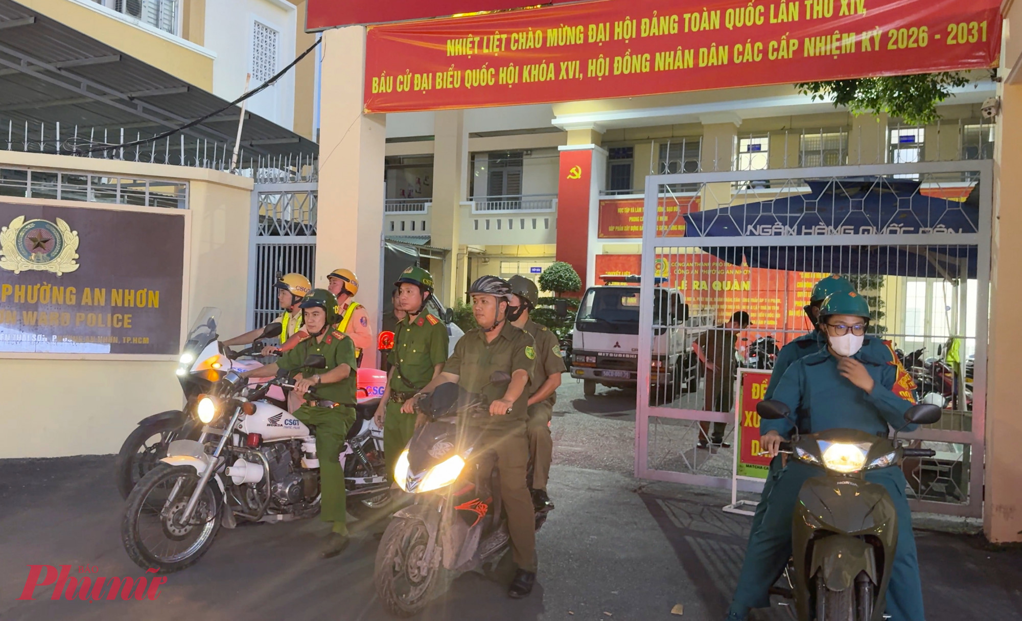 Tổ công tác xuất quân kiểm tra tuyến đường được mệnh danh là thiên đường ăn uống đêm.  