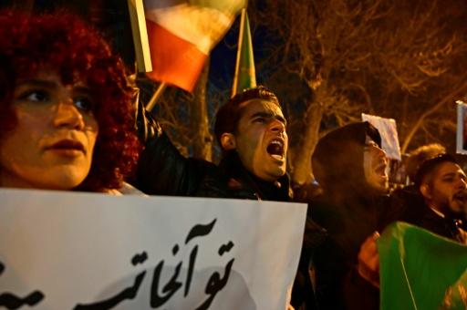 Ngày càng có nhiều lo ngại về số thương vong, sau các cuộc biểu tình rầm rộ ở Iran - Ảnh: AFP