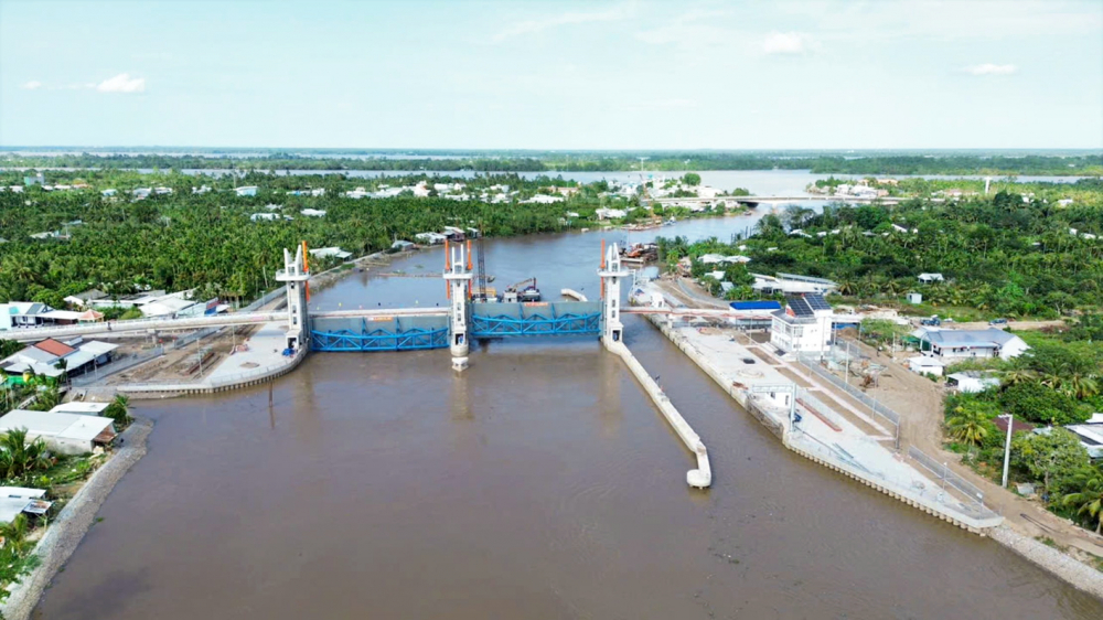 Cống âu Rạch Mọp giúp kiểm soát mặn, trữ ngọt, giúp ổn định sản xuất cho 19.220ha đất ở TP Cần Thơ