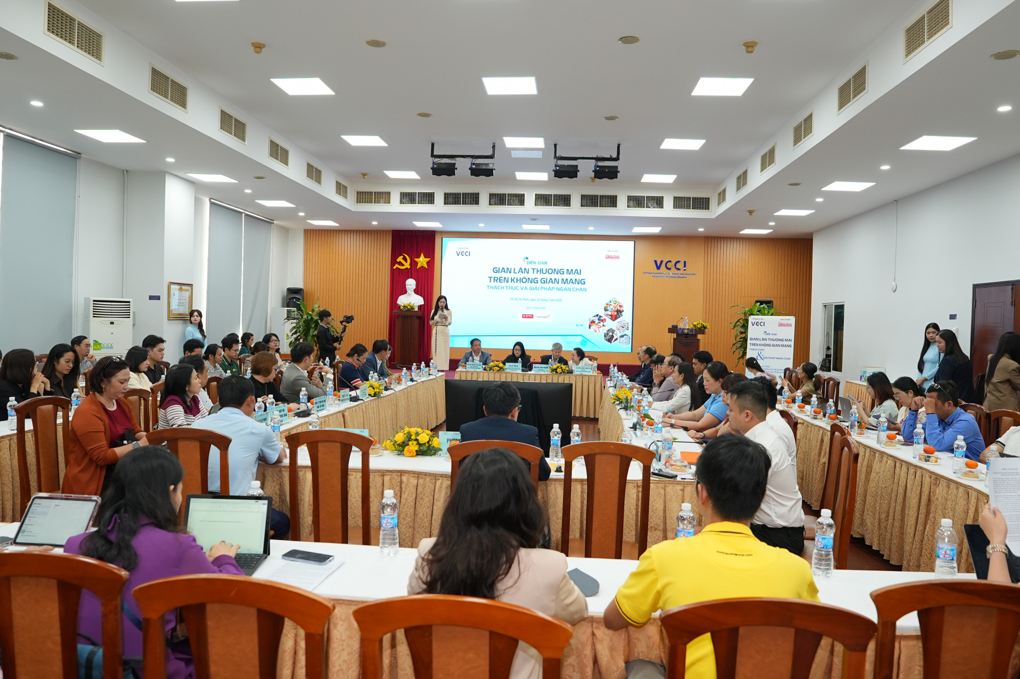 Các doanh nghiệp, hiệp hội ngành hàng tham dự diễn đàn “Gian lận thương mại trên không gian mạng- Thách thức và giải pháp”