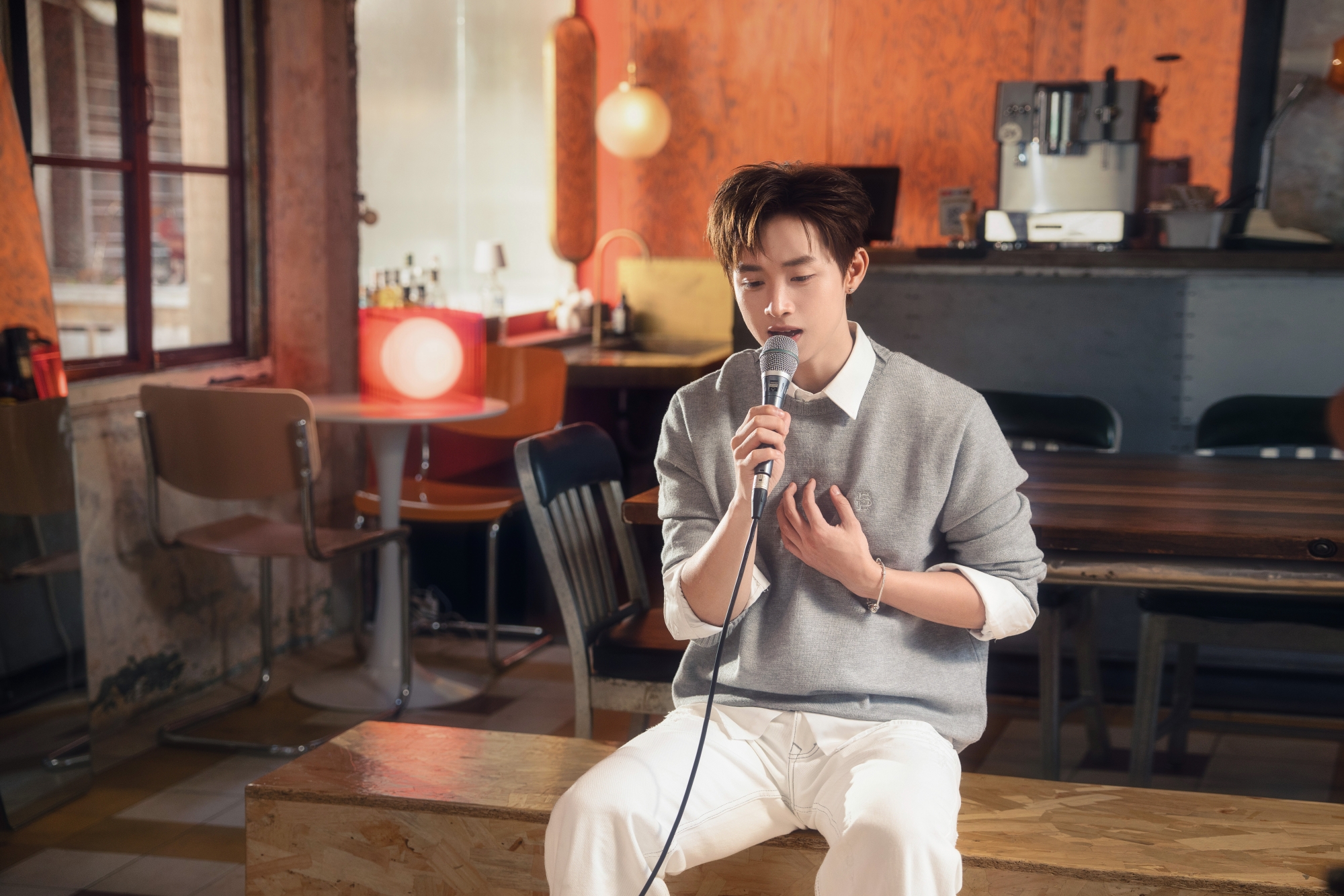 CONGB vừa ra mắt EP mới, đánh dấu việc hoạt động mạnh mẽ tại thị trường nhạc Việt