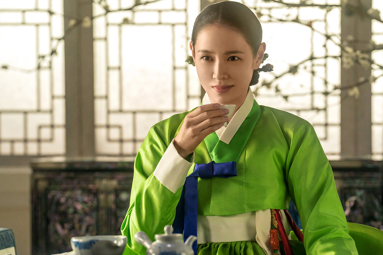 Son Ye-jin trong phim The Scandal, Ảnh: Netflix
