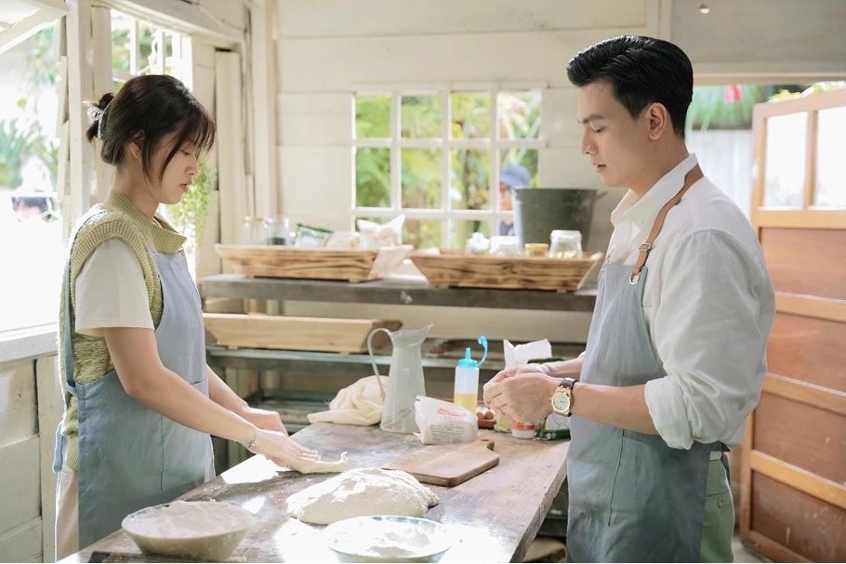 Nụ  hôn  bạc  tỷỷ, một  tronh  những  phim đạt  doanh thu trăm tỷ củaddiejen ảnh Việt. Ảnh  Đoàn  phim  cung  cấp