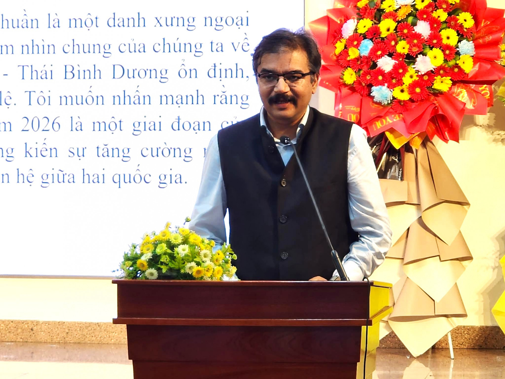 Tiến sĩ Vipra Pandey - Tổng Lãnh sự Ấn Độ tại TPHCM - nhấn mạnh cột mốc 10 năm quan hệ Đối tác chiến lược toàn diện Việt Nam - Ấn Độ