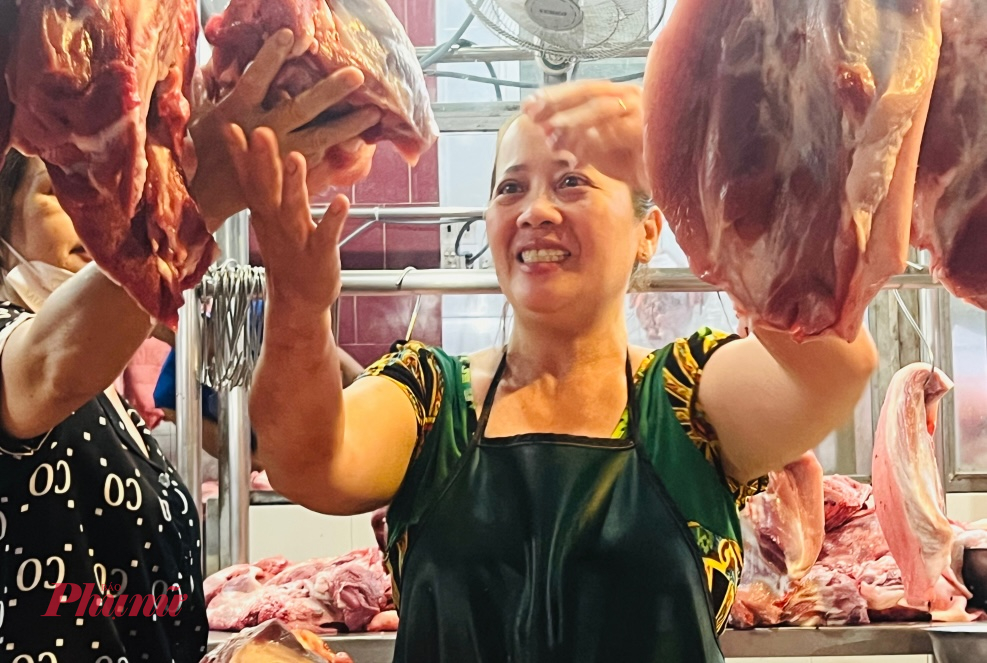 Nguồn thịt về các chợ sỉ, chợ đầu mối sẽ là một trong những nhóm hàng được ưu tiên kiểm tra. Ảnh: Quốc Thái