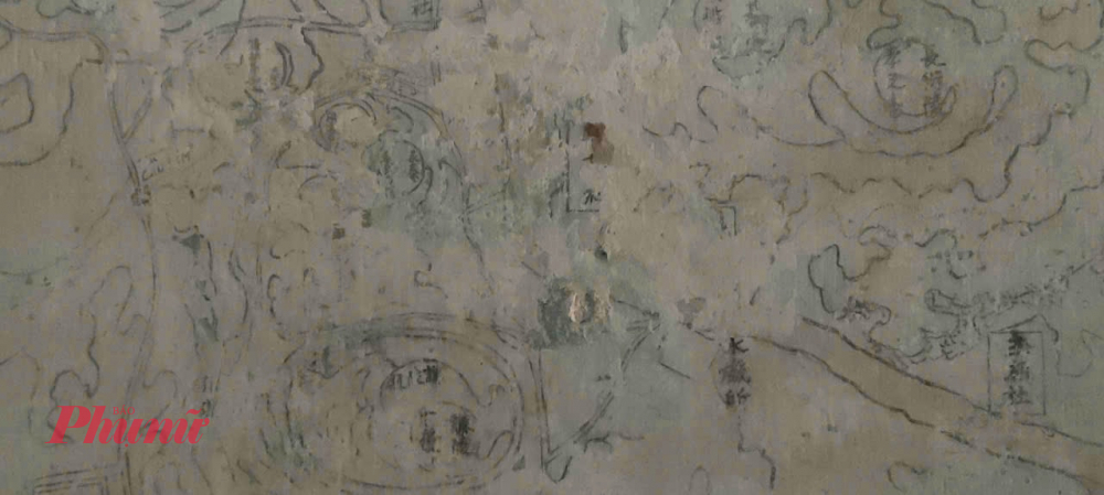 Ngày 24/1, ông Hoàng Việt Trung, Giám đốc Trung tâm Bảo tồn di tích Cố đô Huế cho biết, Trung tâm đã biết bức họa cổ dạng bản đồ  về đơn vị quản lý sẽ chokiểm tra kỹ lưỡng các bức tường và hạng mục bên trong di tích.