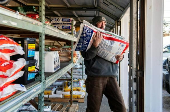 Nhiều trường học ở Mỹ thông báo cho học sinh, sinh viên được nghỉ trong những ngày bão tuyết