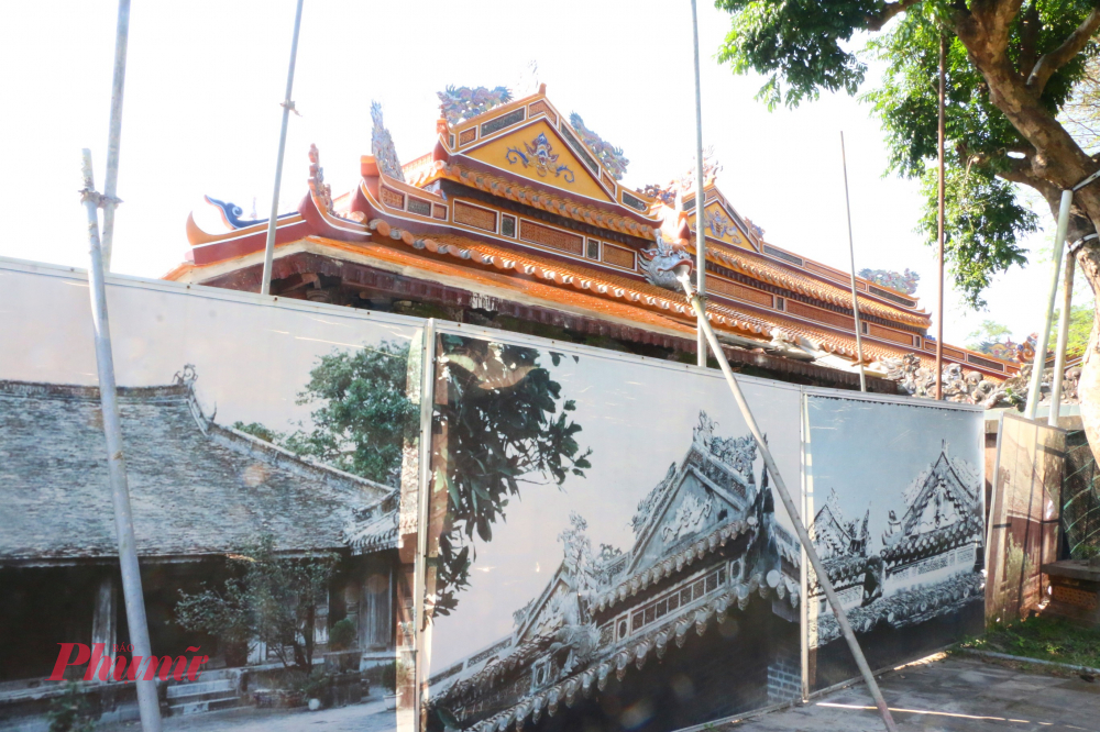 Hệ mái của công trình được phục hồi, lợp ngói âm dương Hoàng lưu ly; phục hồi bờ nóc, bờ quyết, ô hộc, các con giống bằng pháp lam…