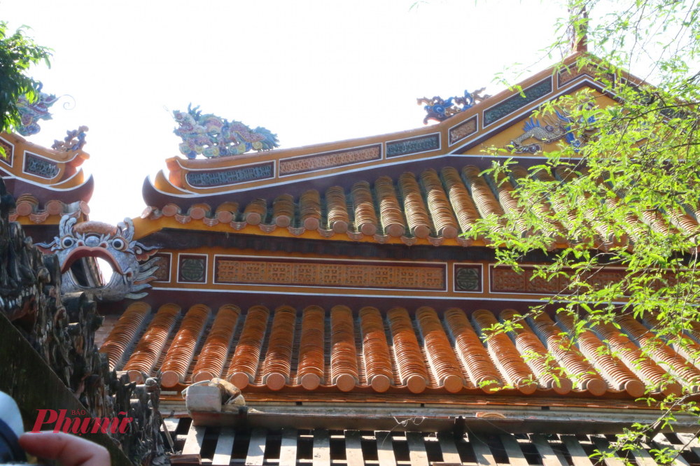 Hiện nay việc trùng tu Điện Hòa Khiêm đang bước vào các công đoạn cuối cùng