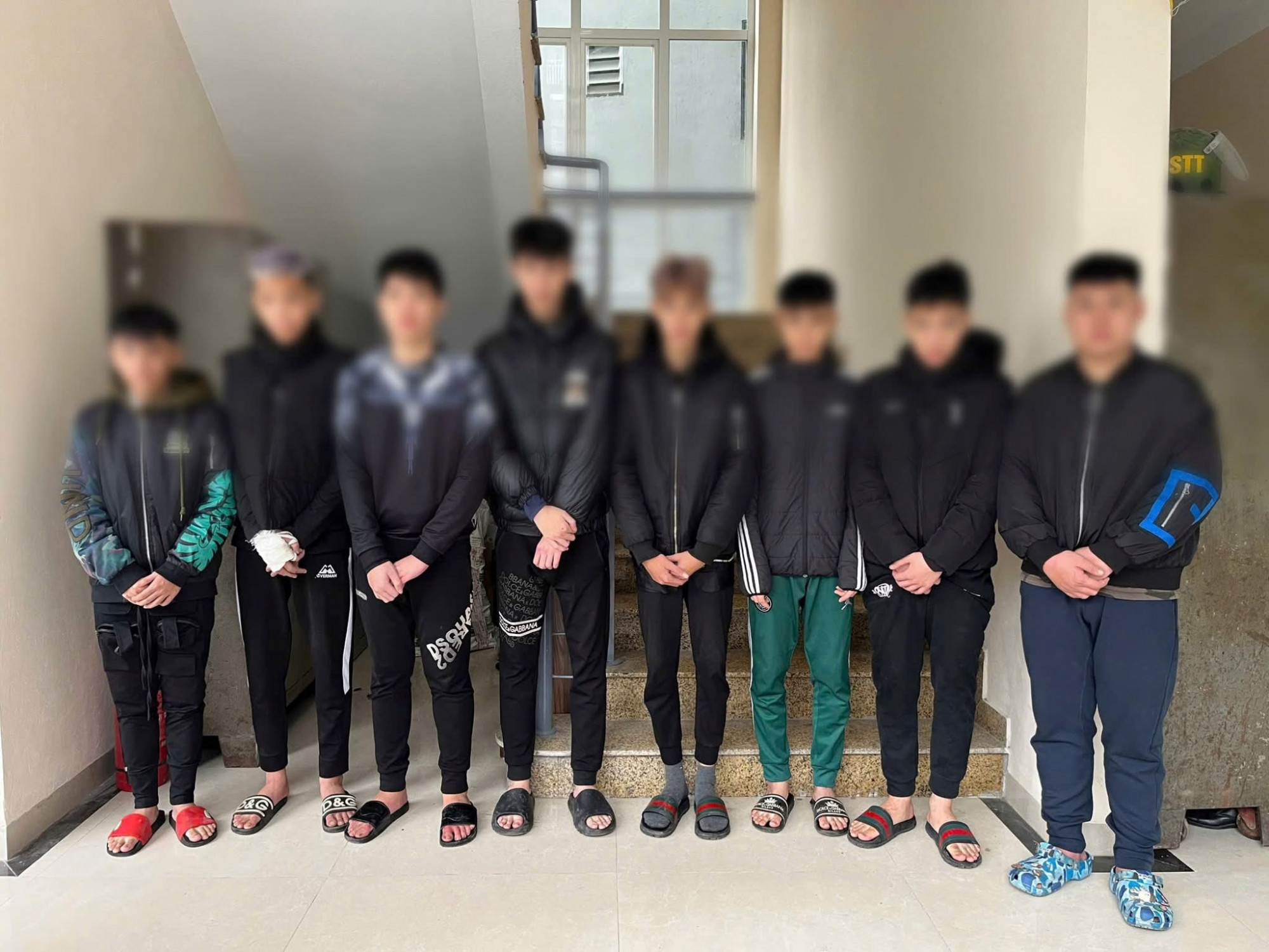 8 đối tượng trong vụ gây rối, xàm sỡ tại hầm Kim Liên. Ảnh: Công an cung cấp