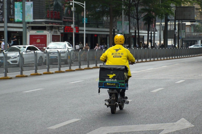 Người  Trung Quốc chi gần 3,3 tỷ nhân dân tệ mỗi ngày cho các đơn đặt hàng giao đồ ăn.