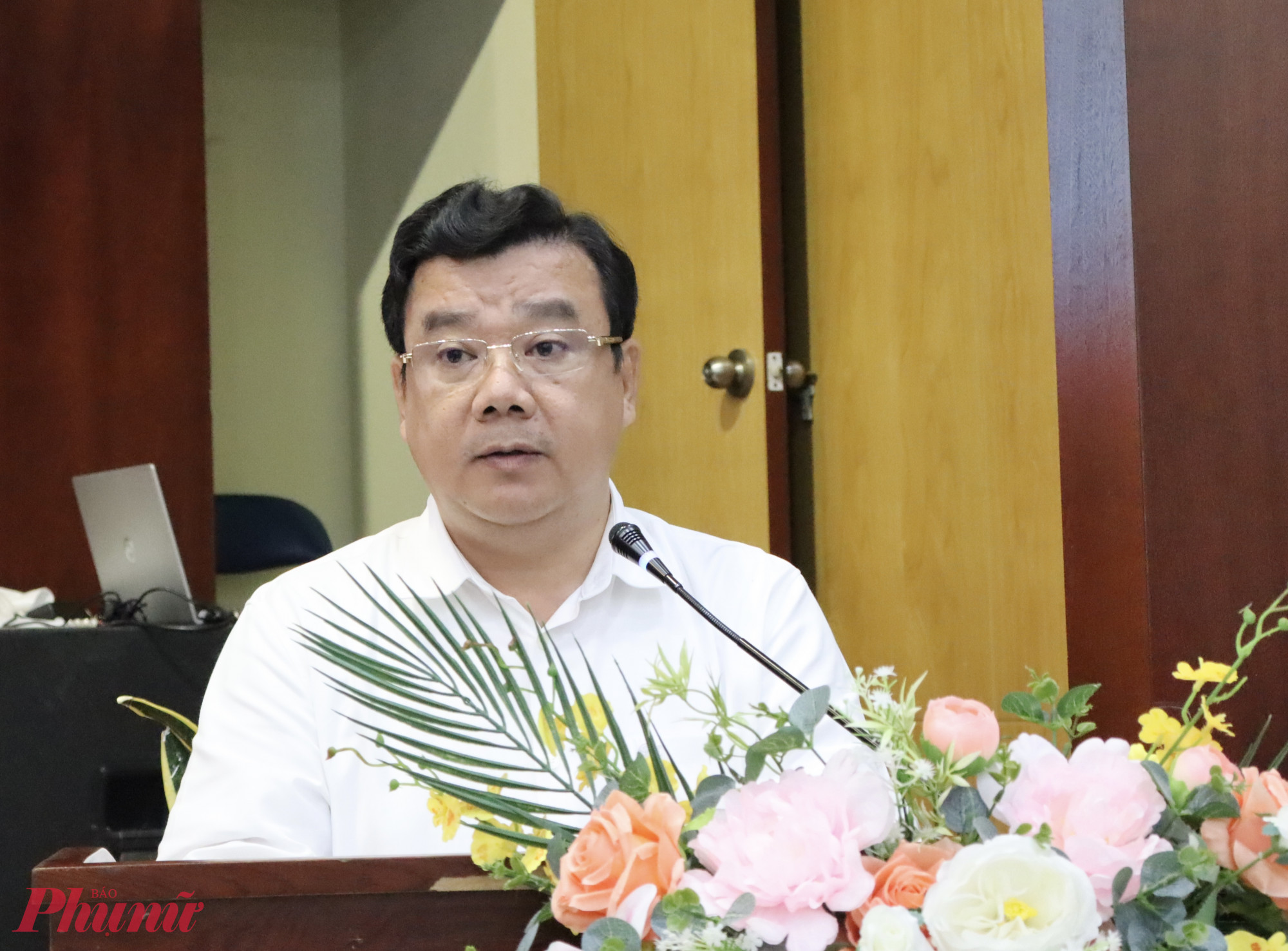 Ông Nguyễn Trần Phú - Bí thư Đảng ủy phường Tân Sơn Nhì phát biểu tại buổi lễ - Ảnh: Thanh Tâm