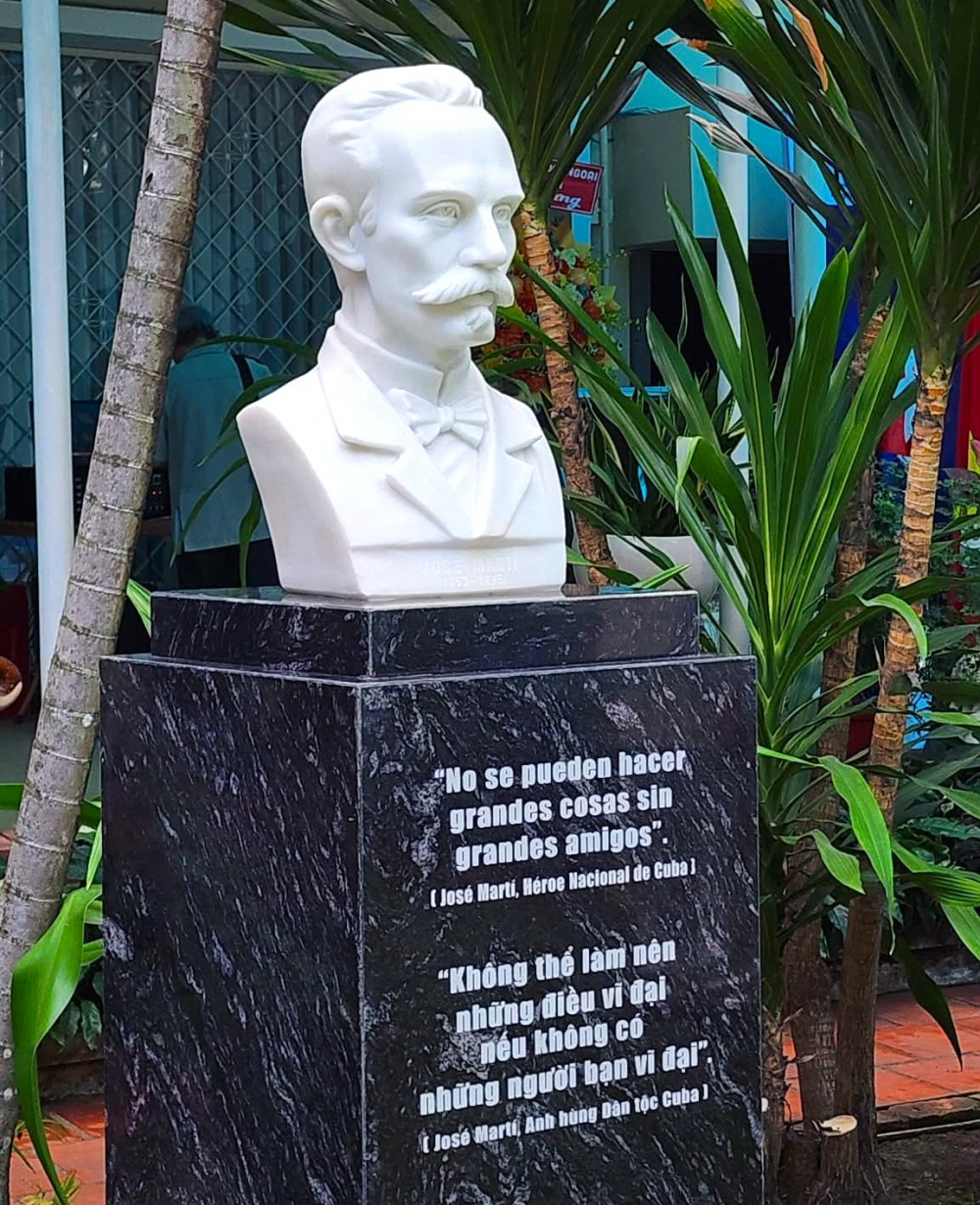 Không thể làm nên những điều vĩ đại nếu không có những người bạn vĩ đại”, câu nói của Anh hùng José Martí là lời nhắc nhở về mối quan hệ bền vừng Cuba - Việt Nam