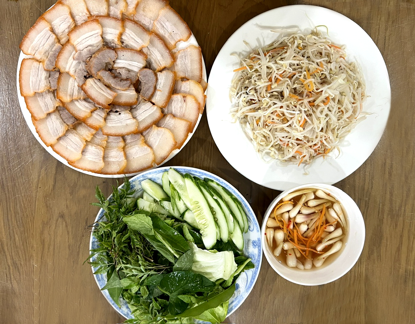 Thịt ram cùng dưa giá củ kiệu mẹ tác giả làm ngày tết