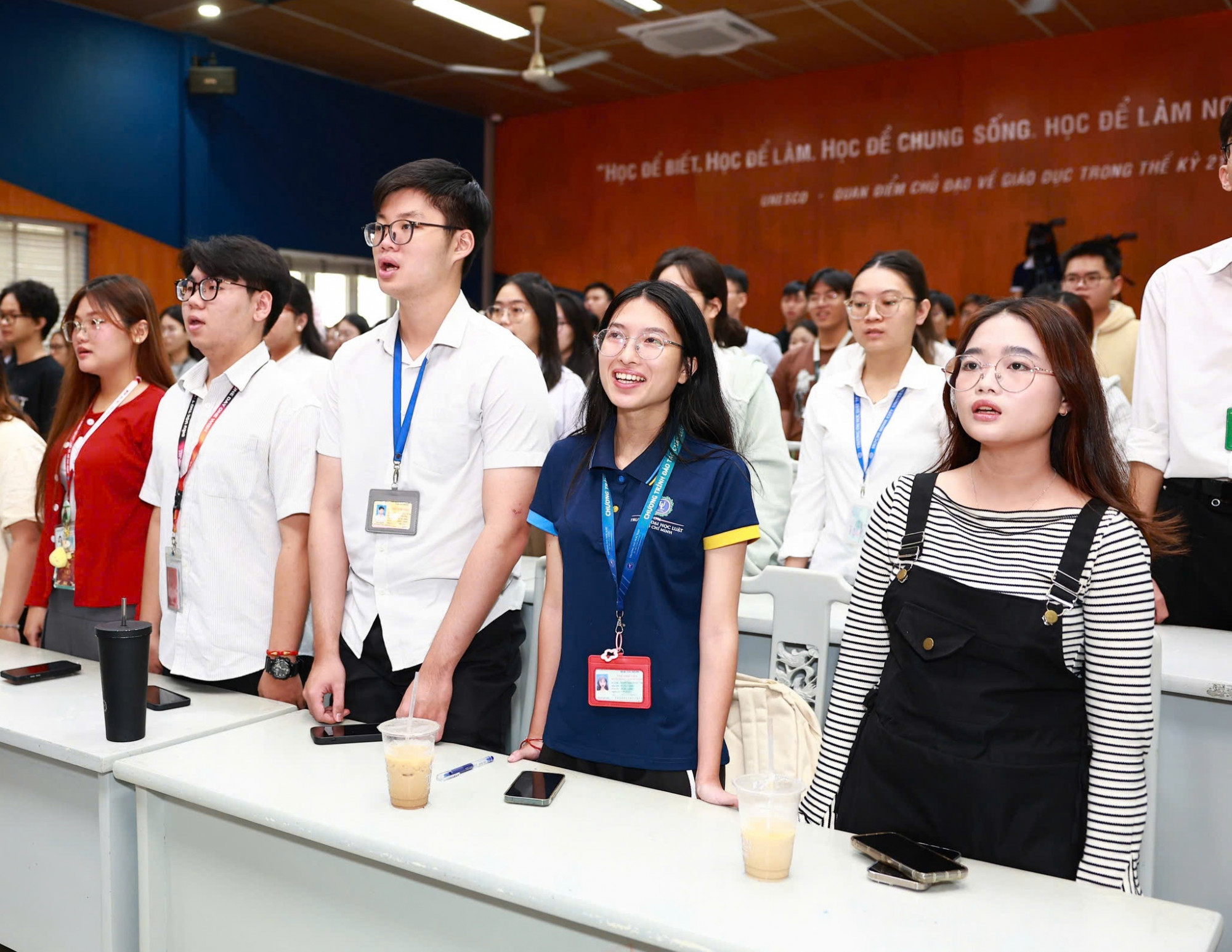 Trường đại học Luật TPHCM cho sinh viên học trực tuyến từ gày 19/1 đến hết ngày 5/3 - Ảnh: ULAW