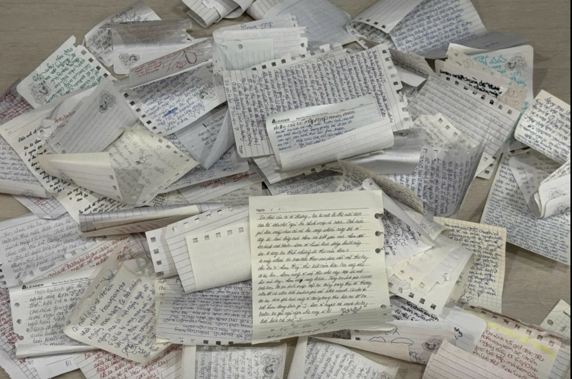 Những bức thư tay Lọ Lem viết cho cha - nghệ sĩ Quyền Linh