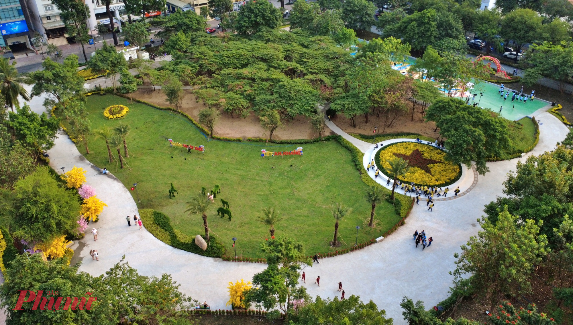 Công trình cải tạo cảnh quan với chủ đề chủ đề “Rừng sinh thái trong lòng đô thị”, với định hướng tạo lập một không gian xanh có giá trị cả về cảnh quan, sinh thái và trải nghiệm tinh thần cho người dân thành phố. 