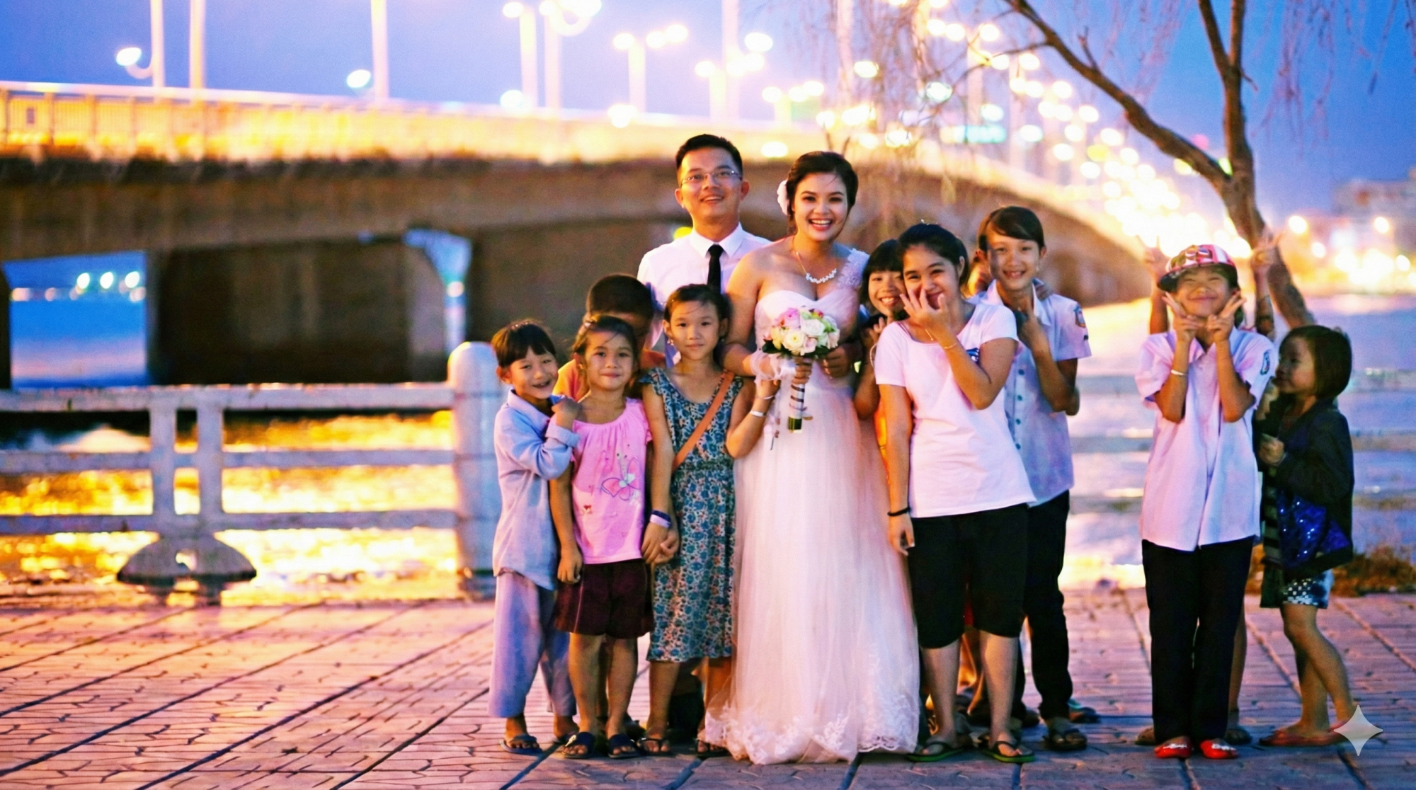 Tấm ảnh cưới 12 năm trước của vợ chồng anh Nghĩa