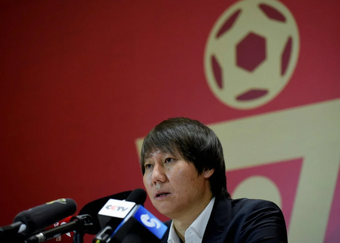  cựu huấn luyện viên trưởng đội tuyển quốc gia Trung Quốc Li Tie - đã bị kết án 20 năm tù và dàn xếp tỷ số 